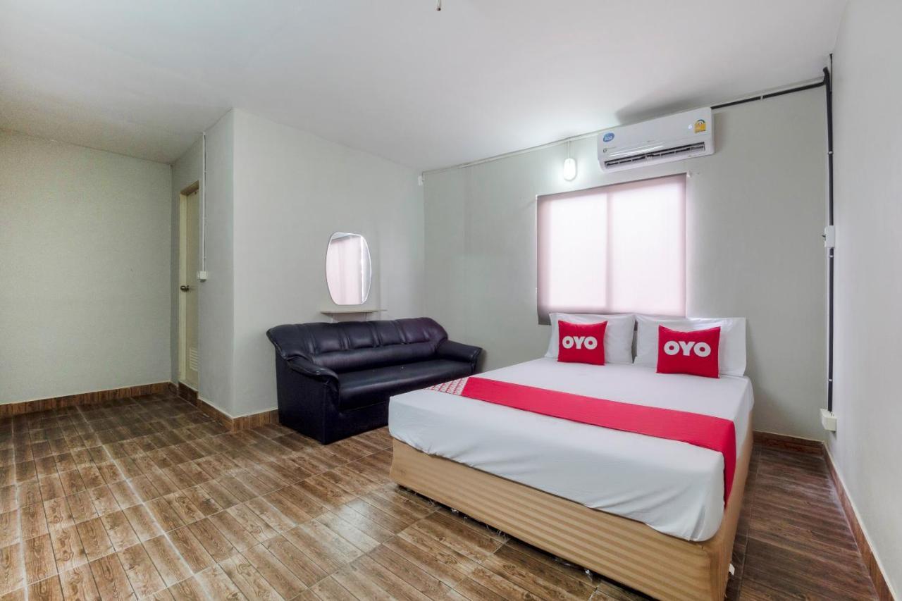 Oyo 1066 Encore Sea Side Pattaya Exterior photo