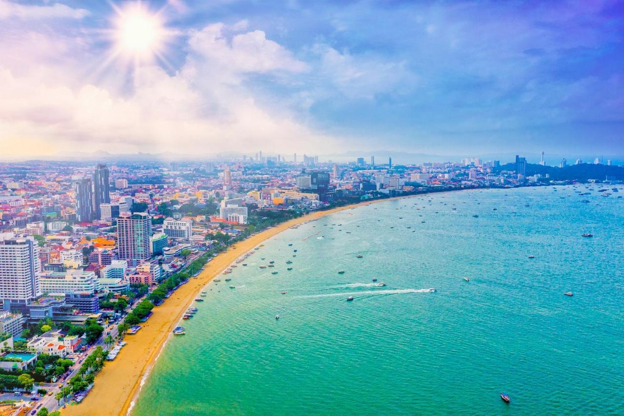 Oyo 1066 Encore Sea Side Pattaya Exterior photo